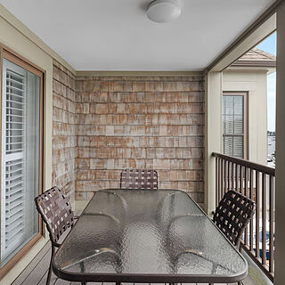 Club Wyndham Newport Onshore — Sample balcony