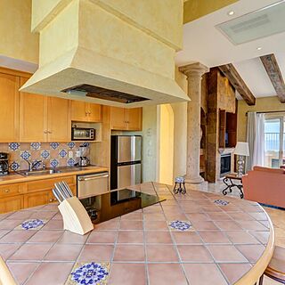 Villa del Arco Beach Resort & Spa — Sample three-bedroom kitchen