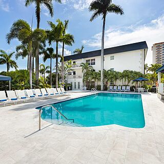 Coconut Bay Resort — Outdoor swimming pool