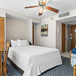 Imperial Hawaii Vacation Club &mdash; Sample bedroom