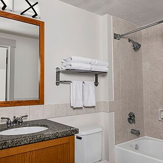 Marriott Grand Residence Club - Lake Tahoe — Sample three-bedroom residence bathroom