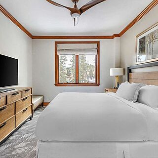 Valdoro Mountain Lodge, a Hilton Grand Vacations Club — Sample suite bedroom