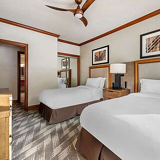 Valdoro Mountain Lodge, a Hilton Grand Vacations Club — Sample suite bedroom
