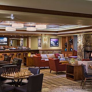 Valdoro Mountain Lodge, a Hilton Grand Vacations Club — Onsite bar and lounge