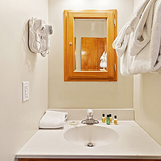 Ridge Top Village and Ridge Top Summit at Shawnee — Sample bathroom