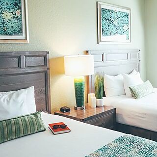 Holiday Inn Club Vacations at Orange Lake Resort - River Island — Sample three-bedroom lock-off villa bedroom