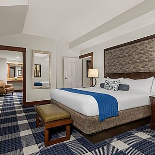Marriott Grand Residence Club - Lake Tahoe — Sample penthouse bedroom