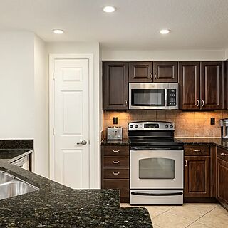 Holiday Inn Club Vacations at Orange Lake Resort - River Island — Sample two-bedroom Signature villa kitchen
