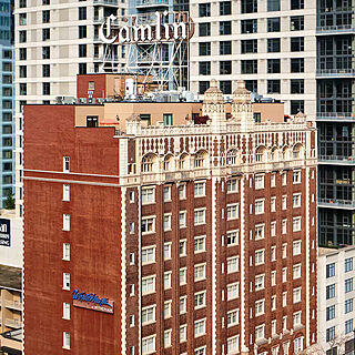 WorldMark Seattle - The Camlin — Exterior