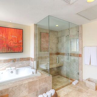 Villa del Arco Beach Resort & Spa — Sample three-bedroom bathroom
