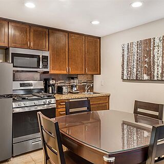 Hilton Vacation Club Lake Tahoe Resort — Sample kitchen