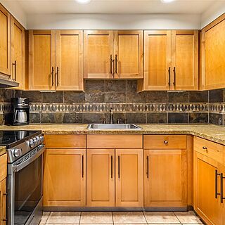Hilton Vacation Club Lake Tahoe Resort — Sample kitchen