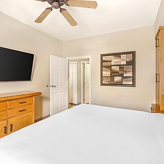 Hilton Vacation Club Lake Tahoe Resort — Sample bedroom