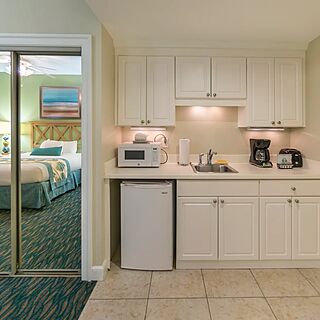 Holiday Inn Club Vacations at South Beach Resort — Sample studio kitchenette