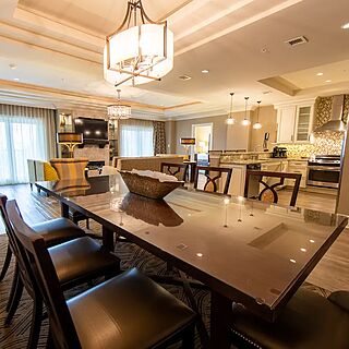 Holiday Inn Club Vacations at South Beach Resort — Sample villa dining area