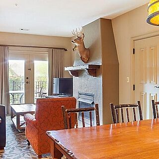 Big Cedar Wilderness Club &mdash; Sample living area