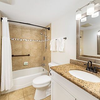 Lawai Beach Resort — Sample bathroom