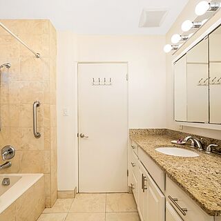 Lawai Beach Resort — Sample bathroom