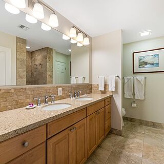 Lawai Beach Resort — Sample bathroom