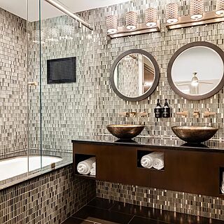 Holiday Inn Club Vacations at Desert Club Resort — Sample one-bedroom Signature villa bathroom
