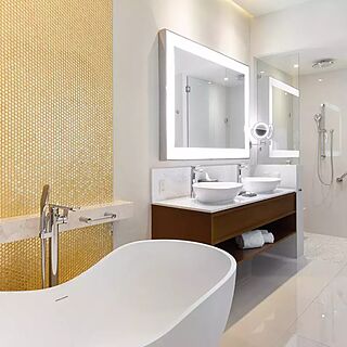 Villa La Valencia Beach Resort & Spa — Sample bathroom
