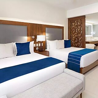 Villa La Valencia Beach Resort & Spa — Sample studio unit