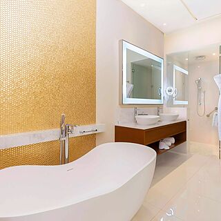 Villa La Valencia Beach Resort & Spa — Sample bathroom
