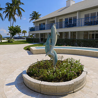 Courtyard toward ocean
