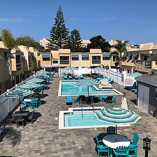 Sand Pebbles Resort — Resort pool and hot tub