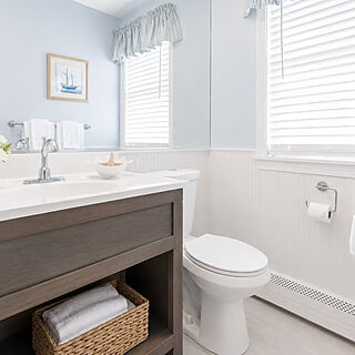 Colonial Acres Resort — Sample bathroom