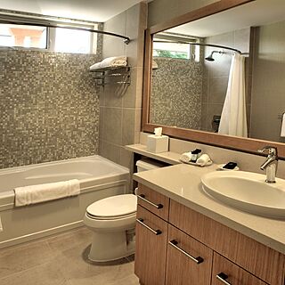 Watermark Beach Resort — Sample bathroom