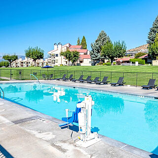Lake Chelan Shores — Outdoor pool