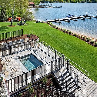 Center Harbor Inn — Hot tub