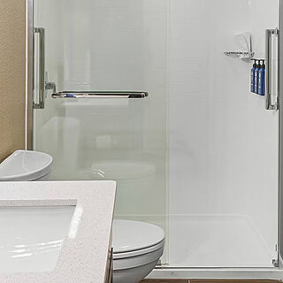 Club Wyndham Smoky Mountains — Sample bathroom