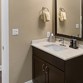 Club Wyndham Smoky Mountains — Sample bathroom