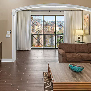 Club Wyndham Smoky Mountains — Sample living room