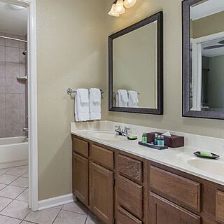 Club Wyndham Smoky Mountains — Sample bathroom