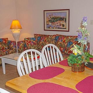 Paradise Isle Resort — Sample living room