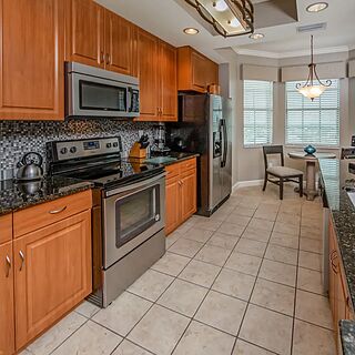 Holiday Inn Club Vacations Marco Island - Sunset Cove Resort — Sample kitchen