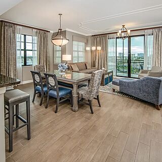 Holiday Inn Club Vacations Marco Island - Sunset Cove Resort — Sample living room