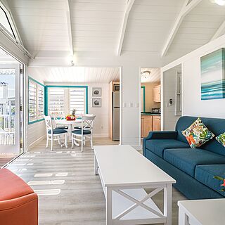 La Vista Beach Resort — Sample living room