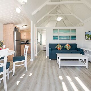 La Vista Beach Resort — Sample living room