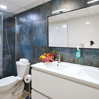 La Vista Beach Resort — Sample bathroom