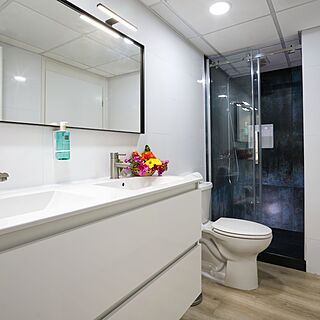 La Vista Beach Resort — Sample bathroom