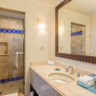 Hacienda del Mar Resort — Sample bathroom