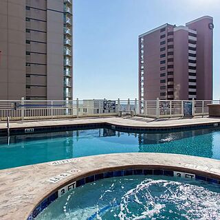 Carolina Grande &mdash; Pool and hot tub