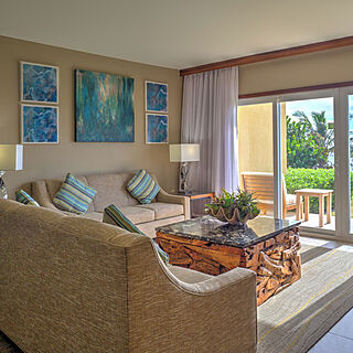 Dawn Beach Club — Sample living room