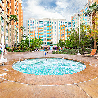 Grandview at Las Vegas — Hot tub