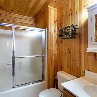 Rangeley Lake Resort — Sample bathroom