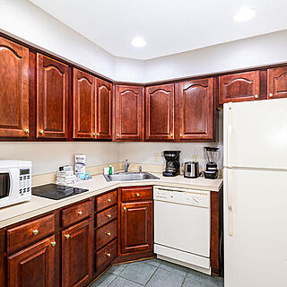 Vacation Village at Williamsburg — Sample kitchen